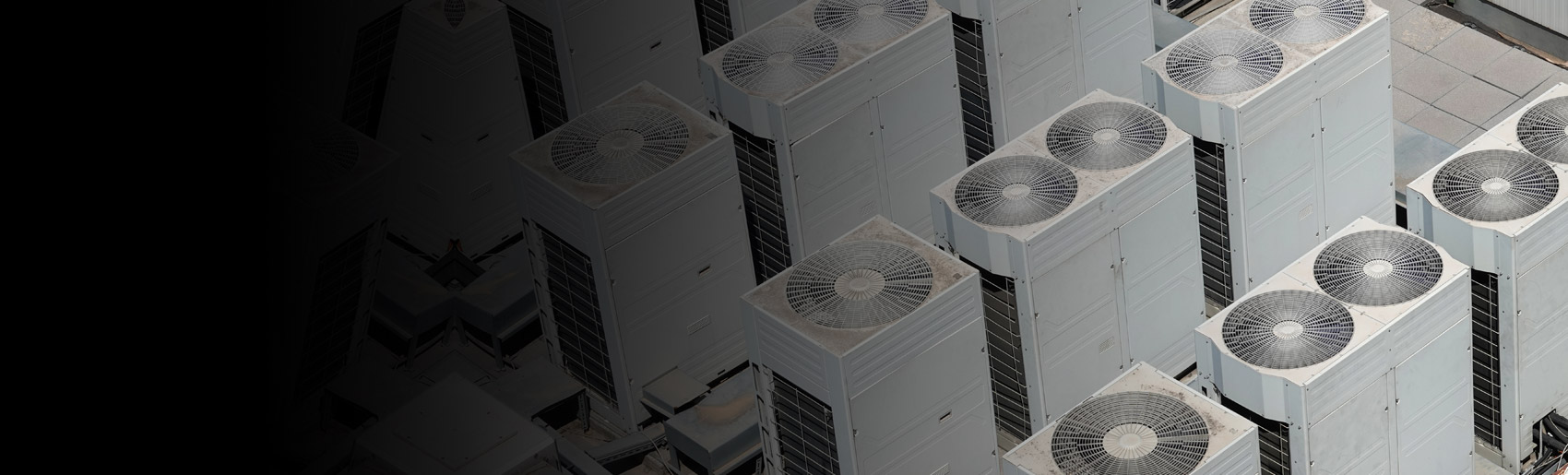 Varios equipos frigoríficos de caudal variable, con ventiladores de simple y doble caudal. 