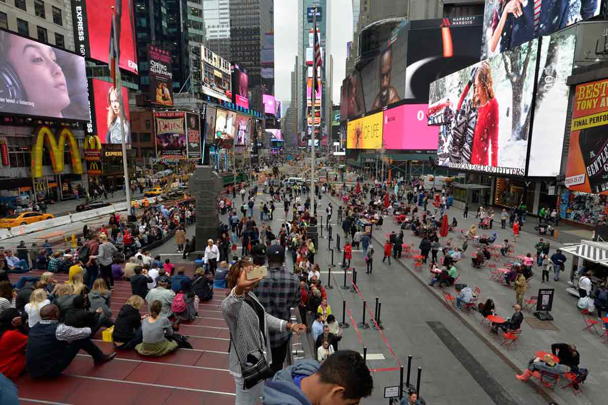 Multitud de personas en Times Square el 5 de noviembre de 2015.